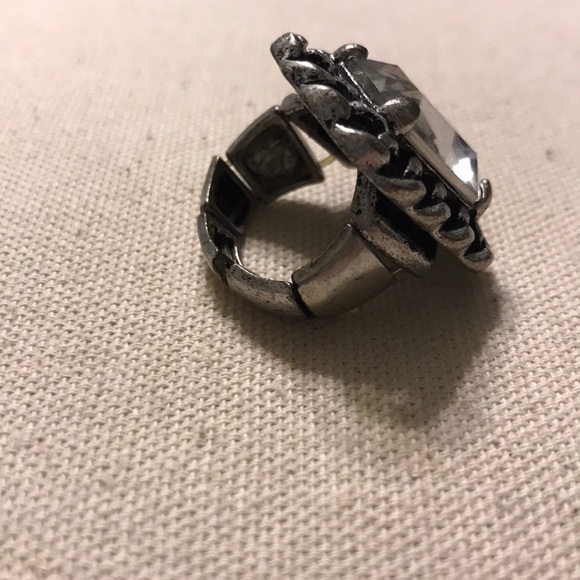 Silver gemstone ring! - Picture 2 of 2